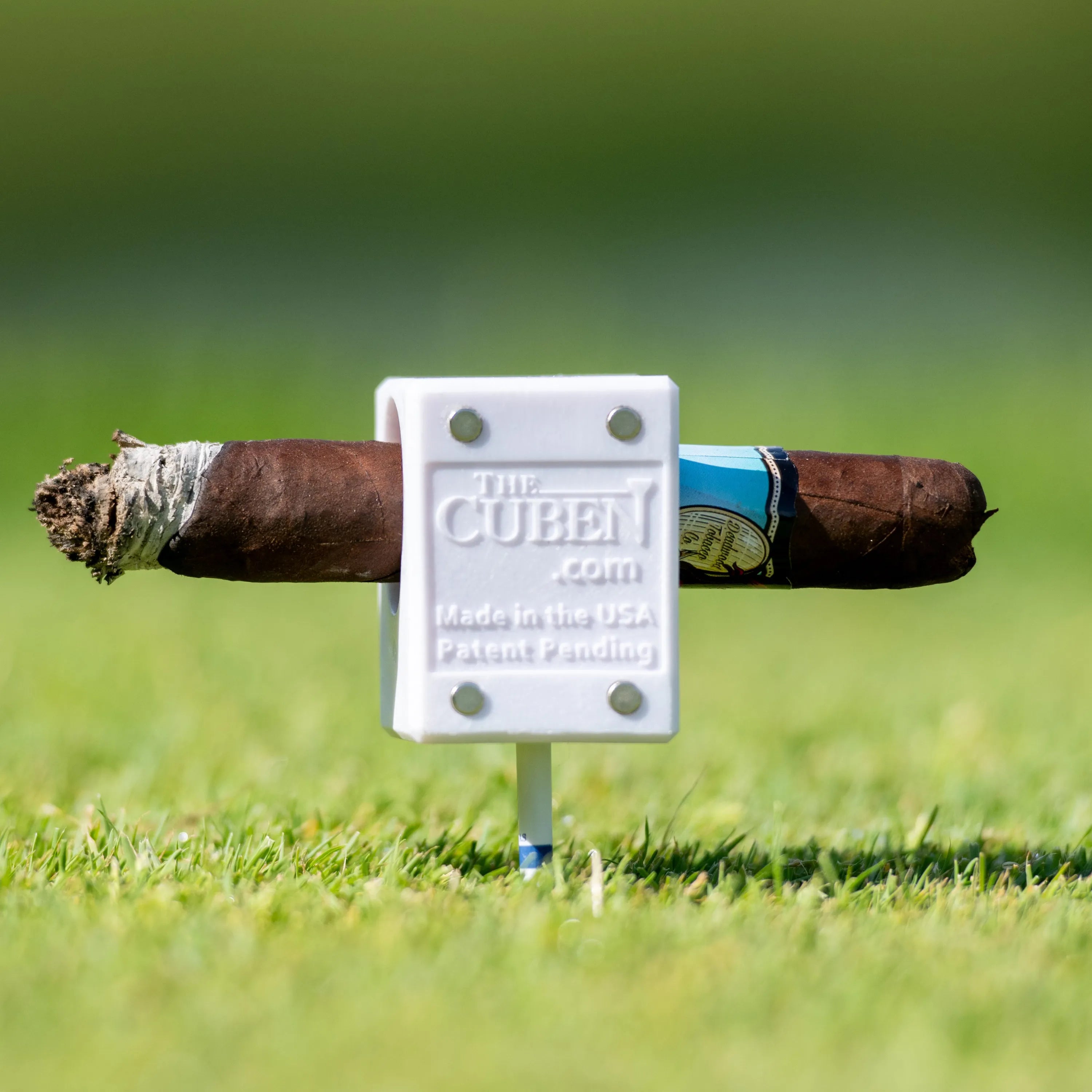 The Cuben Compact Cigar Holder